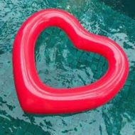Felfújható szív alakú úszógumi (120 cm)